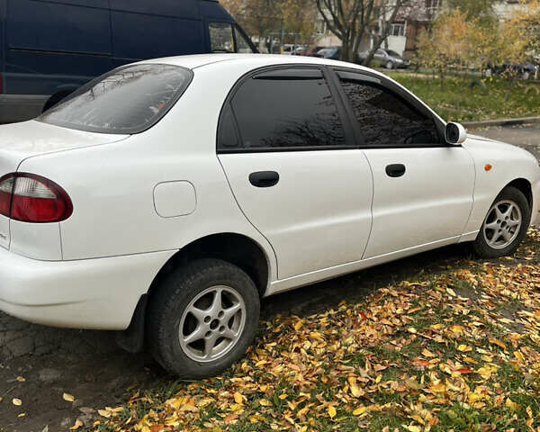 Белый Дэу Сенс, объемом двигателя 1.3 л и пробегом 235 тыс. км за 1890 $, фото 1 на Automoto.ua