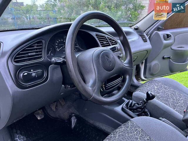 Білий Деу Сенс, об'ємом двигуна 1.3 л та пробігом 250 тис. км за 2000 $, фото 5 на Automoto.ua
