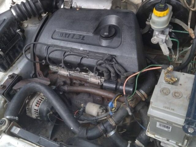 Білий Деу Сенс, об'ємом двигуна 1.3 л та пробігом 150 тис. км за 1100 $, фото 5 на Automoto.ua