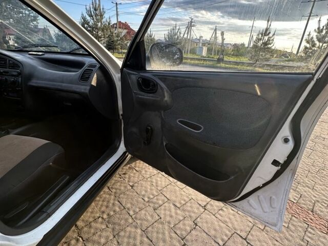 Белый Дэу Сенс, объемом двигателя 1.3 л и пробегом 290 тыс. км за 1350 $, фото 5 на Automoto.ua