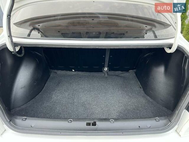 Белый Дэу Сенс, объемом двигателя 1.5 л и пробегом 204 тыс. км за 2450 $, фото 5 на Automoto.ua