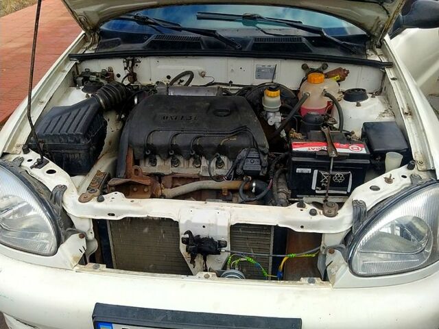 Білий Деу Сенс, об'ємом двигуна 1.3 л та пробігом 100 тис. км за 1000 $, фото 5 на Automoto.ua