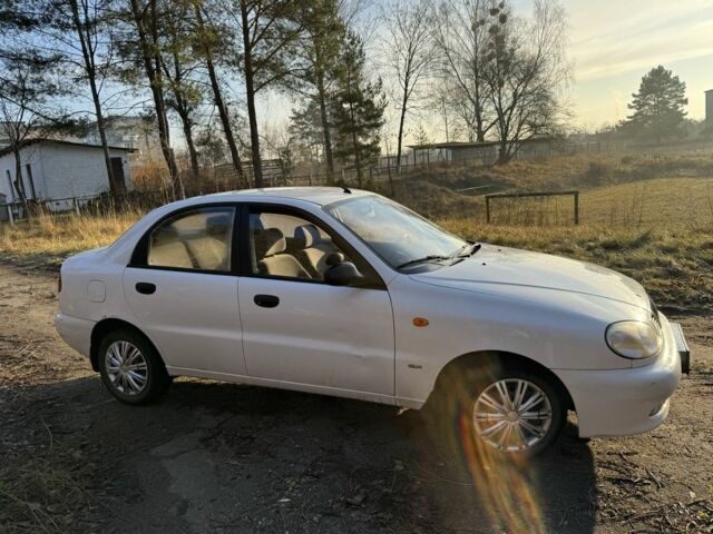 Білий Деу Сенс, об'ємом двигуна 1.6 л та пробігом 152 тис. км за 2000 $, фото 2 на Automoto.ua