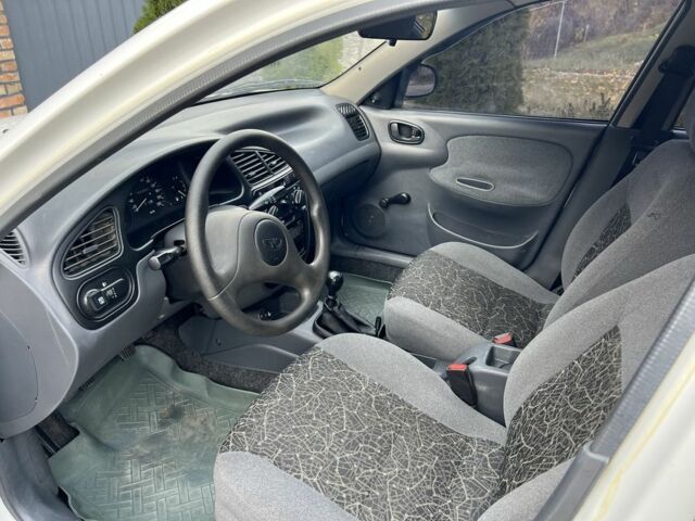 Белый Дэу Сенс, объемом двигателя 1.5 л и пробегом 204 тыс. км за 2450 $, фото 4 на Automoto.ua