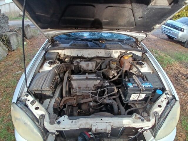 Білий Деу Сенс, об'ємом двигуна 1.4 л та пробігом 240 тис. км за 1350 $, фото 6 на Automoto.ua