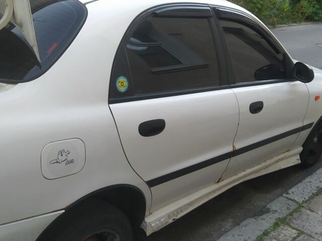 Белый Дэу Сенс, объемом двигателя 1.4 л и пробегом 220 тыс. км за 1500 $, фото 2 на Automoto.ua