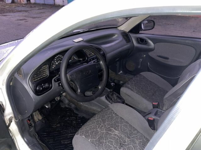 Белый Дэу Сенс, объемом двигателя 1.4 л и пробегом 269 тыс. км за 2000 $, фото 5 на Automoto.ua