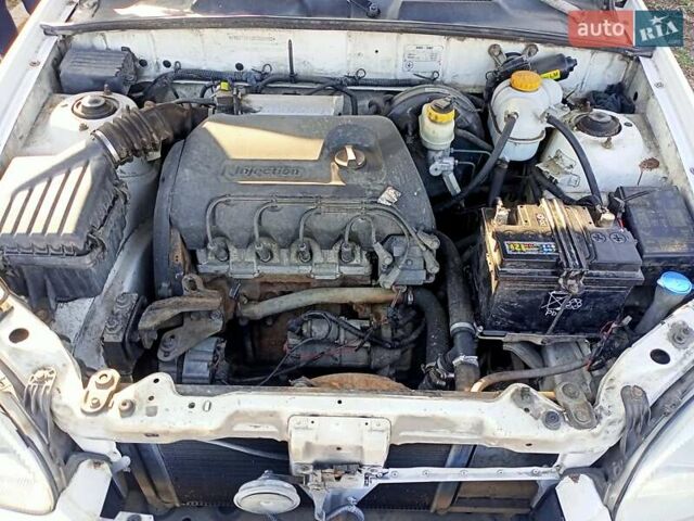 Белый Дэу Сенс, объемом двигателя 1.3 л и пробегом 230 тыс. км за 2200 $, фото 6 на Automoto.ua