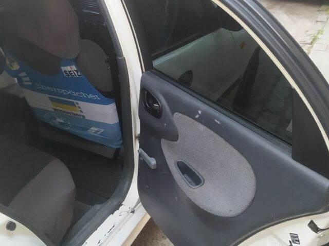 Белый Дэу Сенс, объемом двигателя 1.4 л и пробегом 220 тыс. км за 1500 $, фото 6 на Automoto.ua