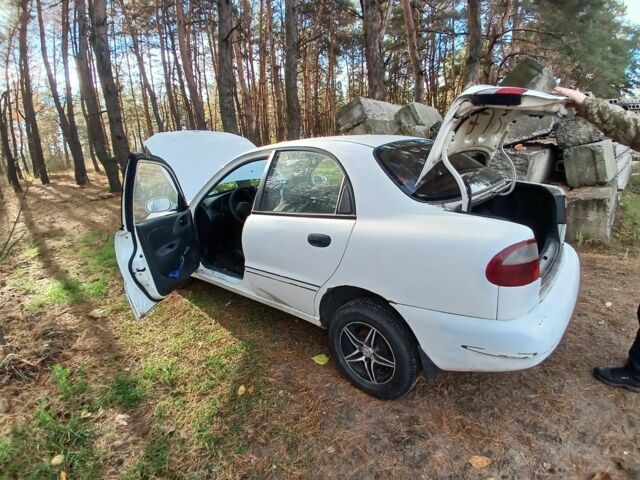 Білий Деу Сенс, об'ємом двигуна 1.4 л та пробігом 240 тис. км за 1350 $, фото 2 на Automoto.ua