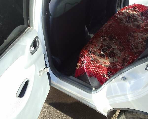 Білий Деу Сенс, об'ємом двигуна 1.3 л та пробігом 190 тис. км за 1500 $, фото 2 на Automoto.ua