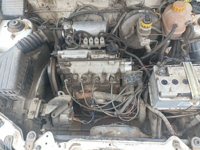 Білий Деу Сенс, об'ємом двигуна 1.4 л та пробігом 150 тис. км за 1250 $, фото 2 на Automoto.ua