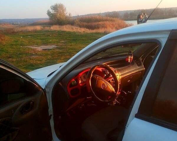 Белый Дэу Сенс, объемом двигателя 1.3 л и пробегом 190 тыс. км за 2200 $, фото 3 на Automoto.ua