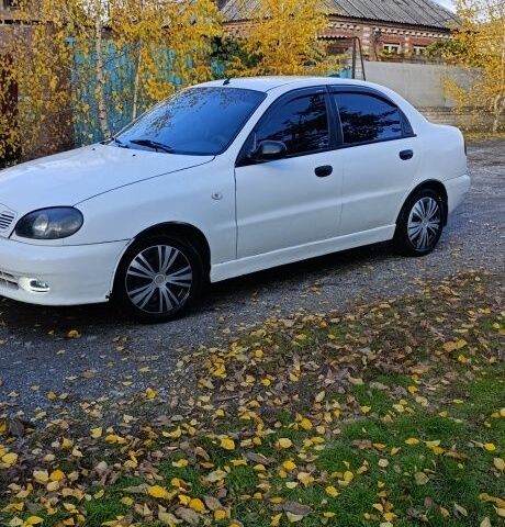 Белый Дэу Сенс, объемом двигателя 1.5 л и пробегом 380 тыс. км за 1429 $, фото 2 на Automoto.ua