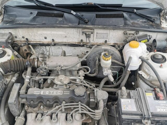 Дэу Сенс 2008 в Кривом Роге на Automoto.ua Белый Дэу Сенс, объемом двигателя 1.5 л и пробегом 189 тыс. км за 2600 $, фото 10 на Automoto.ua
