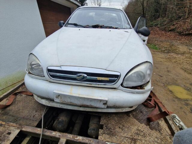 Белый Дэу Сенс, объемом двигателя 1.5 л и пробегом 150 тыс. км за 499 $, фото 2 на Automoto.ua