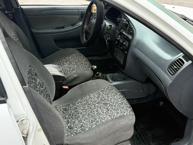 Белый Дэу Сенс, объемом двигателя 1.5 л и пробегом 220 тыс. км за 2400 $, фото 11 на Automoto.ua