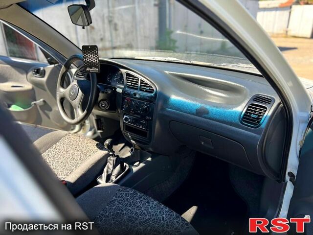 Белый Дэу Сенс, объемом двигателя 1.3 л и пробегом 180 тыс. км за 2400 $, фото 4 на Automoto.ua
