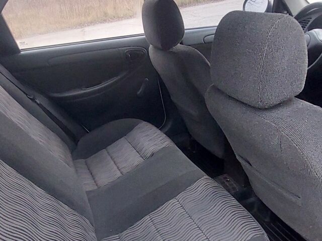 Белый Дэу Сенс, объемом двигателя 1.5 л и пробегом 289 тыс. км за 1550 $, фото 3 на Automoto.ua