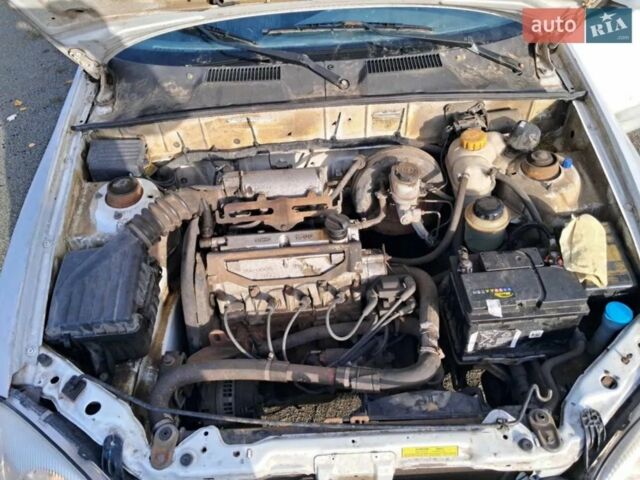 Белый Дэу Сенс, объемом двигателя 1.3 л и пробегом 200 тыс. км за 1074 $, фото 5 на Automoto.ua
