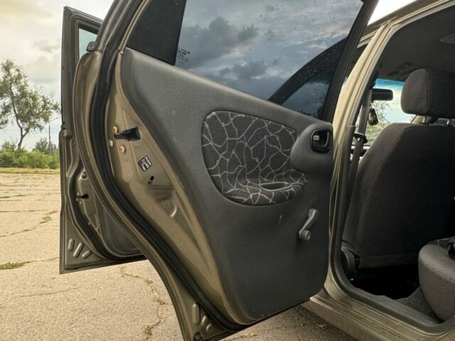 Бежевий Деу Сенс, об'ємом двигуна 1.5 л та пробігом 214 тис. км за 2450 $, фото 16 на Automoto.ua