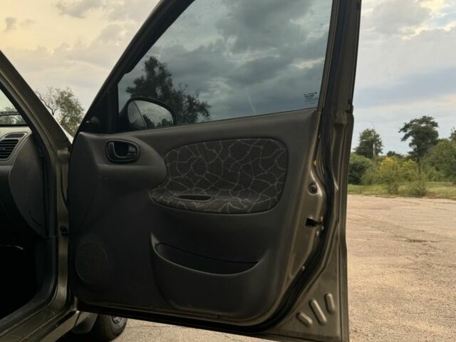 Бежевий Деу Сенс, об'ємом двигуна 1.5 л та пробігом 214 тис. км за 2450 $, фото 4 на Automoto.ua