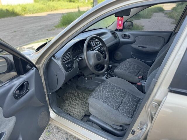 Бежевий Деу Сенс, об'ємом двигуна 1.5 л та пробігом 244 тис. км за 2000 $, фото 4 на Automoto.ua