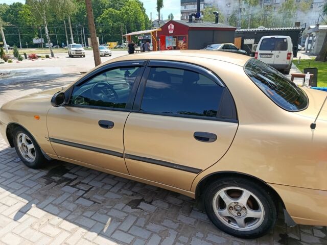 Бежевый Дэу Сенс, объемом двигателя 1.6 л и пробегом 220 тыс. км за 3500 $, фото 1 на Automoto.ua