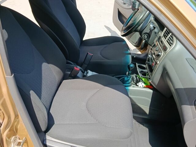 Бежевый Дэу Сенс, объемом двигателя 1.6 л и пробегом 220 тыс. км за 3500 $, фото 6 на Automoto.ua