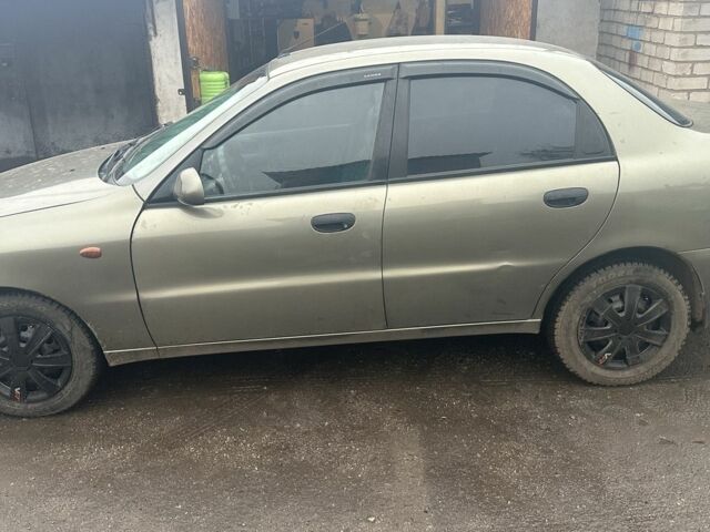 Бежевый Дэу Сенс, объемом двигателя 1.5 л и пробегом 180 тыс. км за 2500 $, фото 2 на Automoto.ua