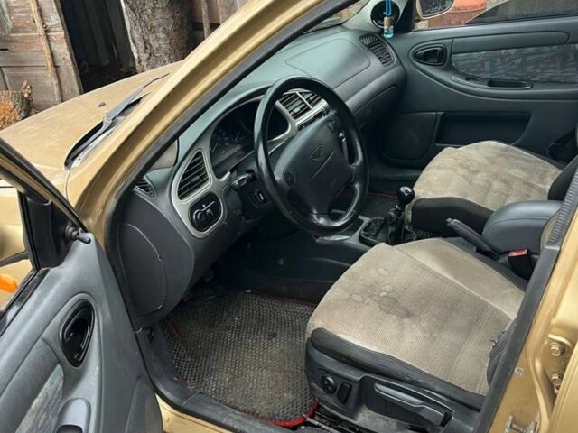 Бежевий Деу Сенс, об'ємом двигуна 1.6 л та пробігом 200 тис. км за 1150 $, фото 3 на Automoto.ua