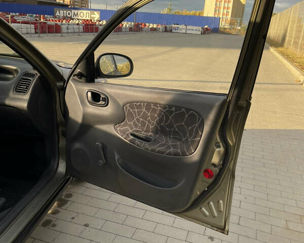 Деу Сенс 2003 у Вінниці на Automoto.ua Бежевий Деу Сенс, об'ємом двигуна 1.3 л та пробігом 250 тис. км за 1499 $, фото 6 на Automoto.ua