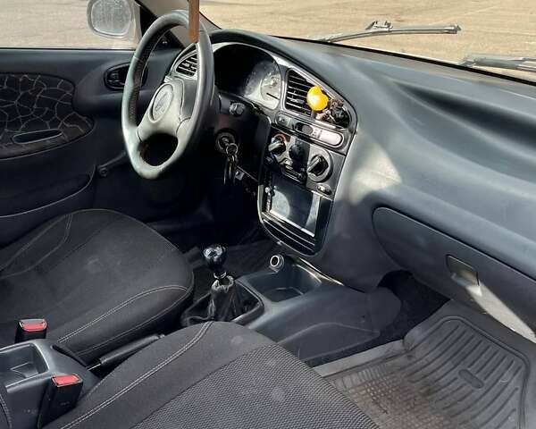 Бежевий Деу Сенс, об'ємом двигуна 1.3 л та пробігом 220 тис. км за 1900 $, фото 1 на Automoto.ua