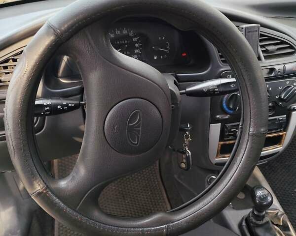 Бежевий Деу Сенс, об'ємом двигуна 1.3 л та пробігом 180 тис. км за 2000 $, фото 4 на Automoto.ua