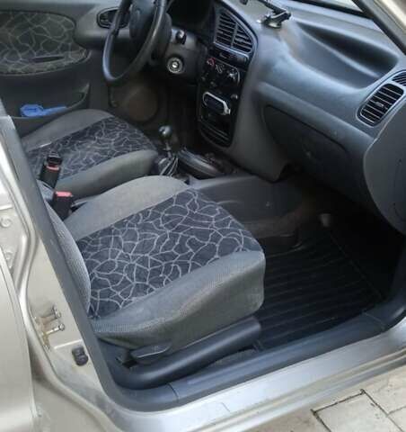 Бежевый Дэу Сенс, объемом двигателя 1.3 л и пробегом 217 тыс. км за 1800 $, фото 2 на Automoto.ua