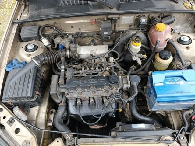 Бежевый Дэу Сенс, объемом двигателя 1.5 л и пробегом 232 тыс. км за 2300 $, фото 7 на Automoto.ua