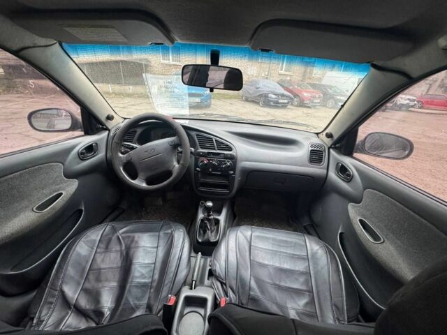 Бежевый Дэу Сенс, объемом двигателя 1.6 л и пробегом 260 тыс. км за 1600 $, фото 4 на Automoto.ua