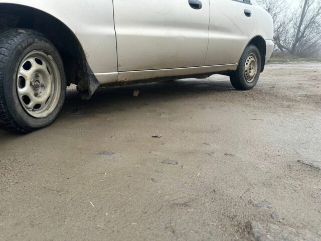 Бежевый Дэу Сенс, объемом двигателя 0 л и пробегом 250 тыс. км за 1050 $, фото 5 на Automoto.ua