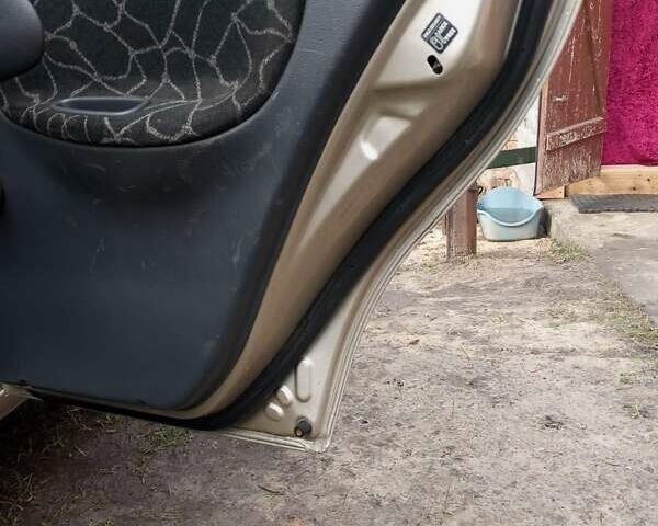 Бежевий Деу Сенс, об'ємом двигуна 1.3 л та пробігом 250 тис. км за 1800 $, фото 5 на Automoto.ua