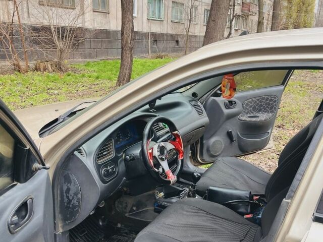 Бежевый Дэу Сенс, объемом двигателя 1.5 л и пробегом 330 тыс. км за 1700 $, фото 2 на Automoto.ua