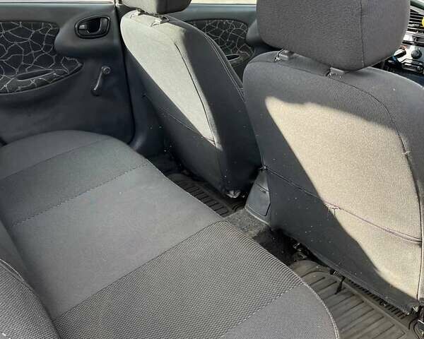 Бежевий Деу Сенс, об'ємом двигуна 1.3 л та пробігом 220 тис. км за 1900 $, фото 4 на Automoto.ua