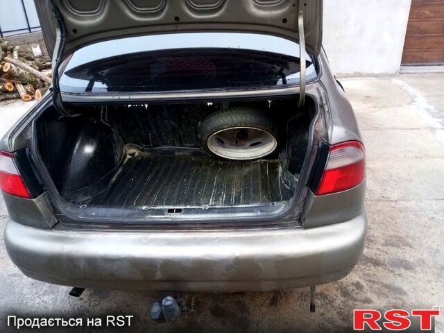 Бежевый Дэу Сенс, объемом двигателя 1.3 л и пробегом 267 тыс. км за 2000 $, фото 2 на Automoto.ua