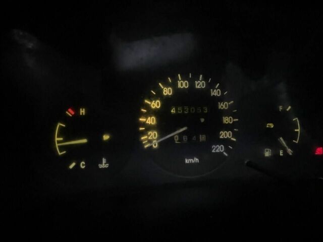 Бежевый Дэу Сенс, объемом двигателя 1.5 л и пробегом 453 тыс. км за 1300 $, фото 4 на Automoto.ua