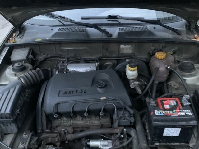 Бежевый Дэу Сенс, объемом двигателя 1.3 л и пробегом 155 тыс. км за 950 $, фото 5 на Automoto.ua