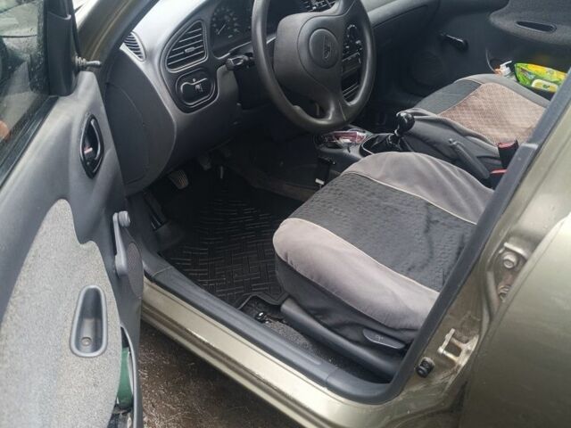 Бежевый Дэу Сенс, объемом двигателя 1.3 л и пробегом 250 тыс. км за 2000 $, фото 4 на Automoto.ua