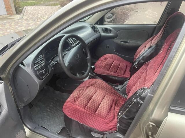 Бежевый Дэу Сенс, объемом двигателя 0 л и пробегом 325 тыс. км за 950 $, фото 4 на Automoto.ua