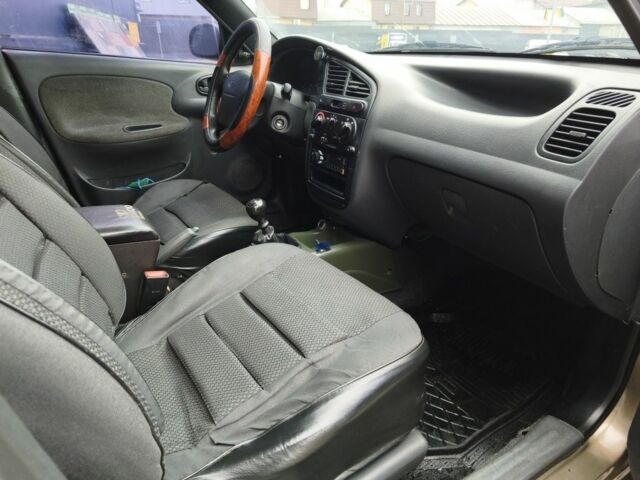 Бежевый Дэу Сенс, объемом двигателя 1.5 л и пробегом 250 тыс. км за 2500 $, фото 10 на Automoto.ua