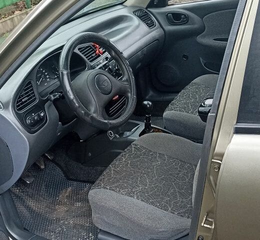 Бежевий Деу Сенс, об'ємом двигуна 1.3 л та пробігом 258 тис. км за 1800 $, фото 4 на Automoto.ua