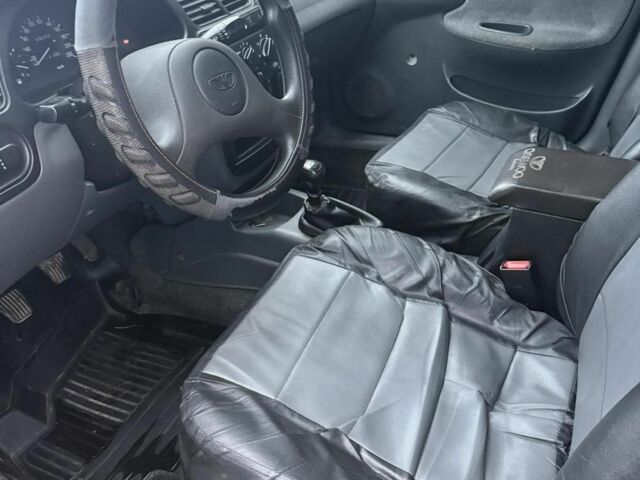 Бежевый Дэу Сенс, объемом двигателя 1.3 л и пробегом 210 тыс. км за 1700 $, фото 6 на Automoto.ua