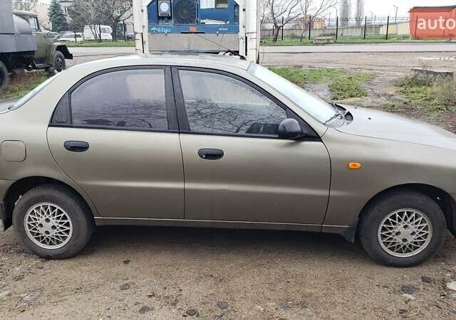 Бежевый Дэу Сенс, объемом двигателя 1.3 л и пробегом 158 тыс. км за 2600 $, фото 1 на Automoto.ua